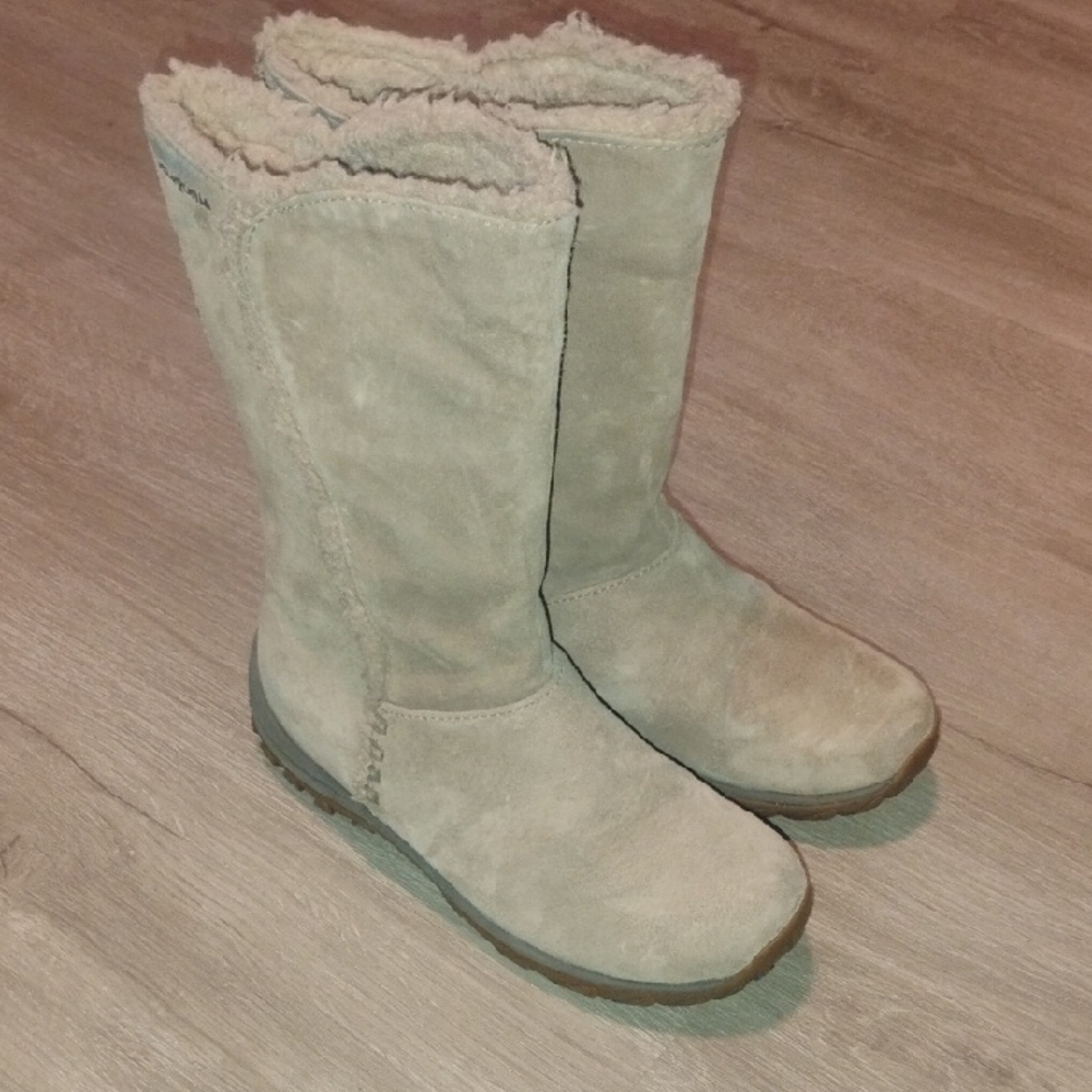 Patagonia Lugano Waterproof Khaki Patagonia Performance Footwear Women's Size 7